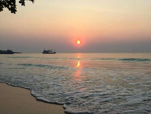 Sunshine Guesthouse Patong Buitenkant foto
