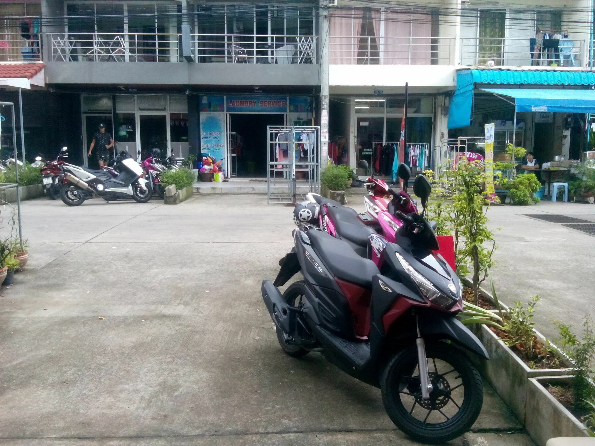 Sunshine Guesthouse Patong Buitenkant foto