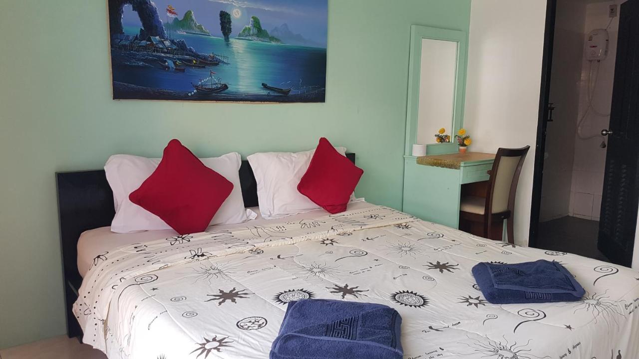 Sunshine Guesthouse Patong Buitenkant foto